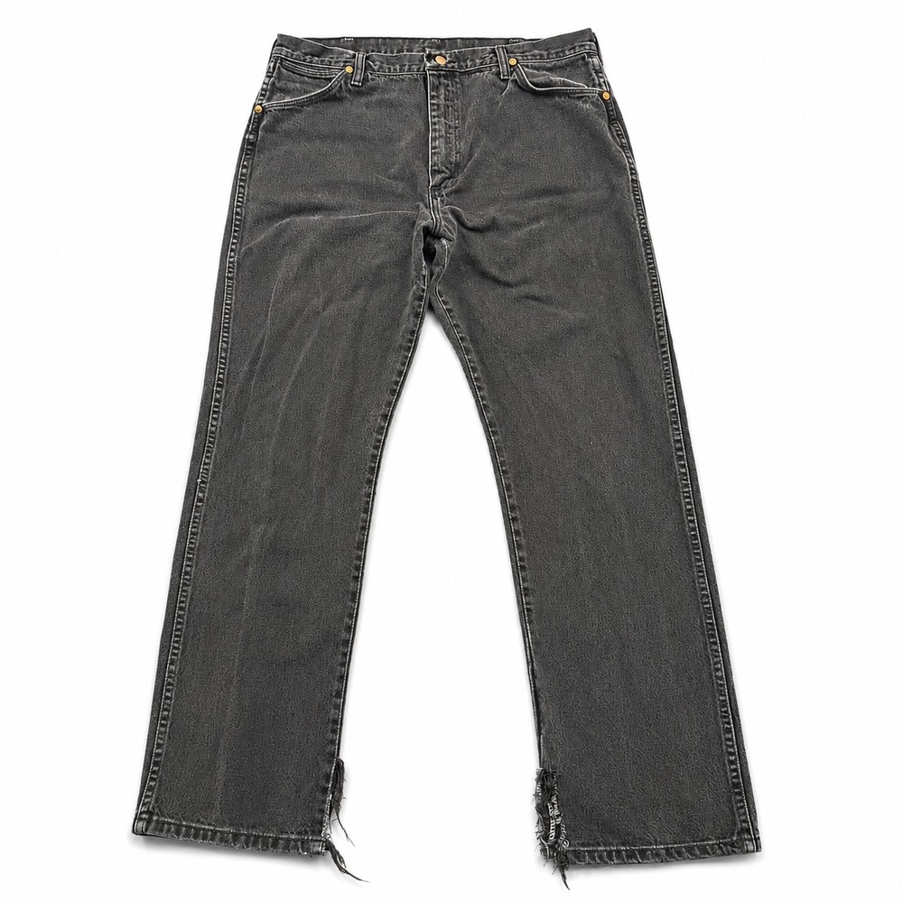 Vintage Wrangler 13MWZ Cowboy Cut Jean 38x32 Black Faded Distressed Straight USA
